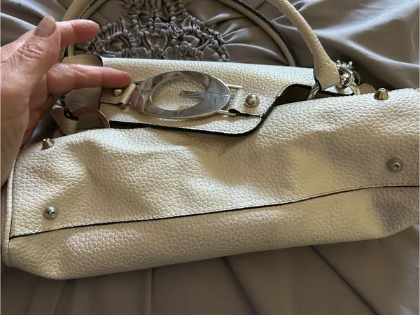 GUESS Cream Pebbled Leather Satchel with Signature G Hardware - Image 6
