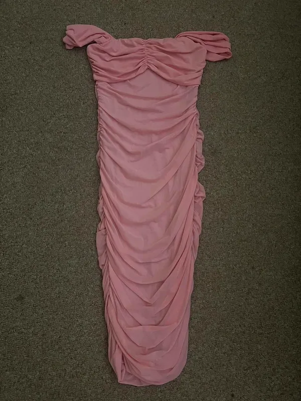 Pink ruched body con dress #partydress #goingout Wore it once for an event No flaws - Image 2