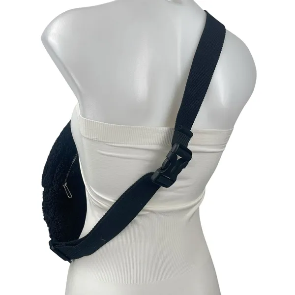 GAP Women's Black Faux Sherpa Fur Fanny Pack Adjustable Sling Borg Bum Belt Bag - Image 3