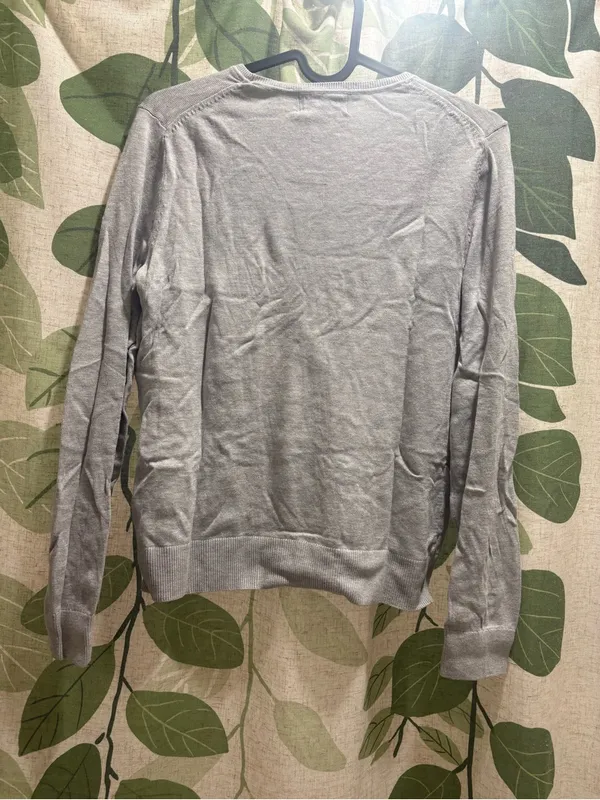 Banana Republic Light Gray Long Sleeve Crewneck Sweater - Image 4