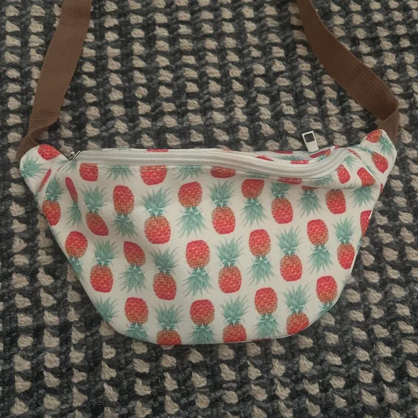 Pineapple Fanny pack with adjustable strap No flaws Never use Multiple - Image 2