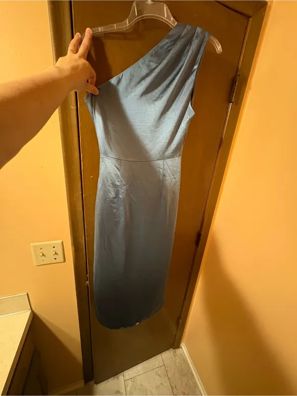 Elliatt Cassini Asymmetrical Midi Dress in Blue - Image 6