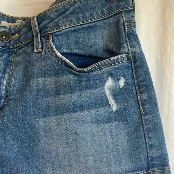 Rich & Skinny Casual Lighter Medium Wash Low Medium Rise Denim Jean Shorts - Image 3