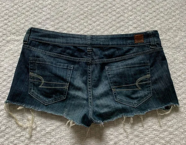 American Eagle Favorite Boyfriend Denim Shorts Size 12 Like New - Image 5