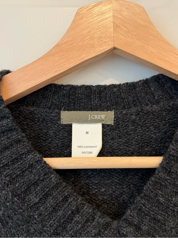 100% Lambswool Grey Black V Neck Sweater - Image 4