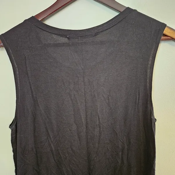 It Closet Tank Top Black Roses Sleeveless Floral Rose Pattern Neutral - Image 5