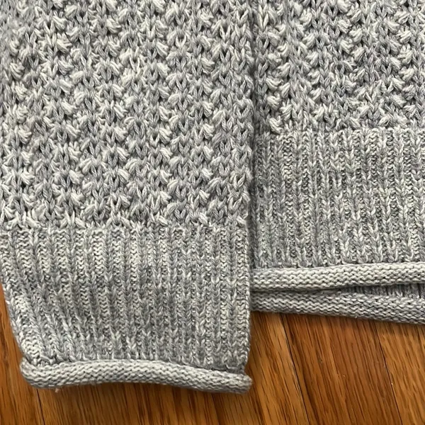 Universal Threads Blue sweater - Image 3