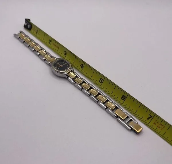 Working Ladies Timex Two Tone Women's Wrist Watch - Image 9