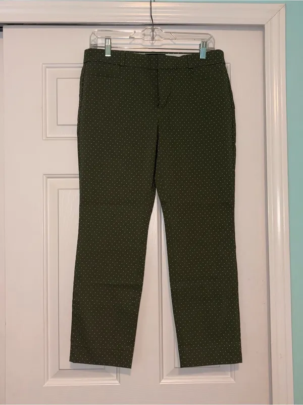 NWT Banana Republic Sloan Women’s Olive Green Polka Dot Dress Pants Size 6P - Image 3