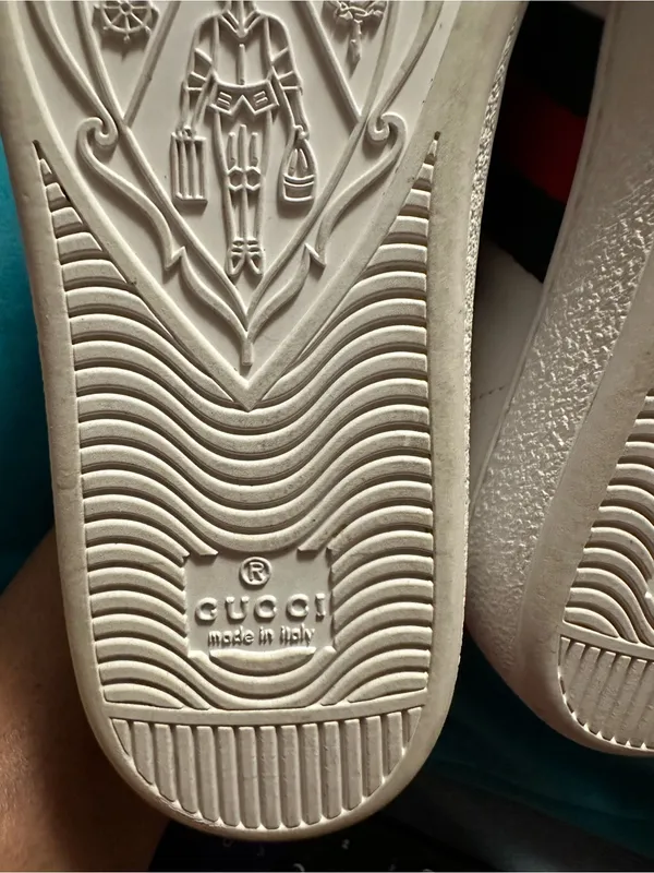 Gucci White Leather Sneakers with Red and Black Heel Tabs and Green-Red Web - Image 9