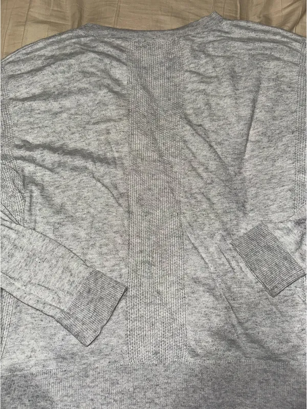 Forever 21 Grey Sweater - Image 6