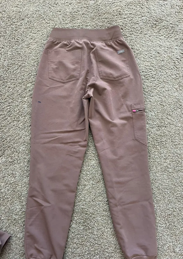 FIGS Scrubs Set - Image 4
