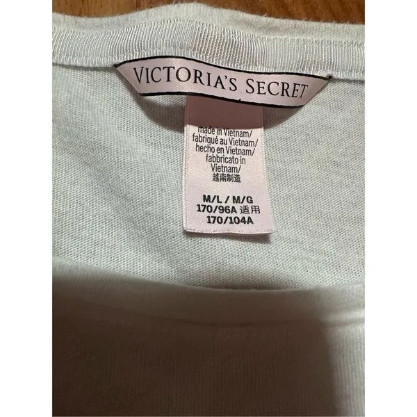 Victoria’s Secret graphic print white pajama shirt sz M/L‎ - Image 4