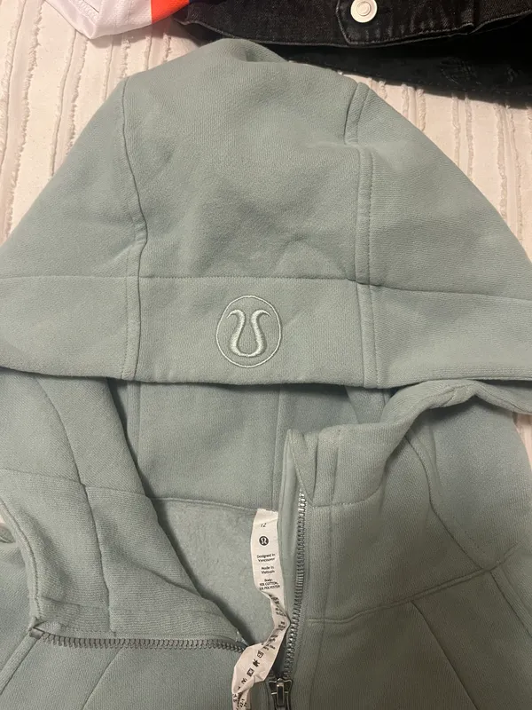 Lululemon Zip-Up Jacket - Image 5