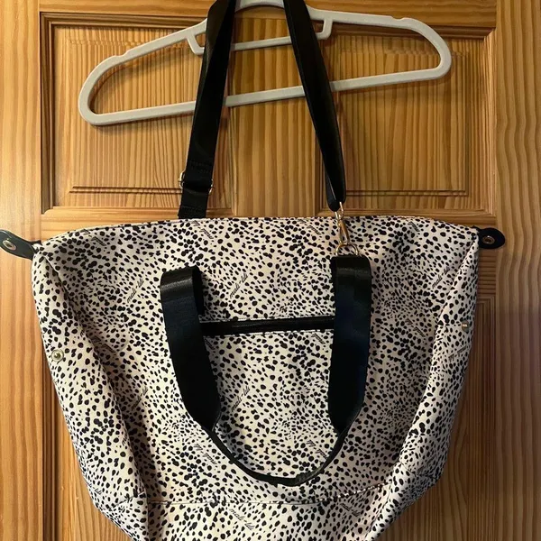Mali & Lili Weekender Bag Animal Print Travel Bag Straps Black Cream - Image 5