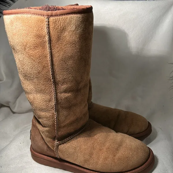 UGG Australia Women's Suede Tall Chestnut Sheep Skin Leather Boots. Sz 7w. - Image 4