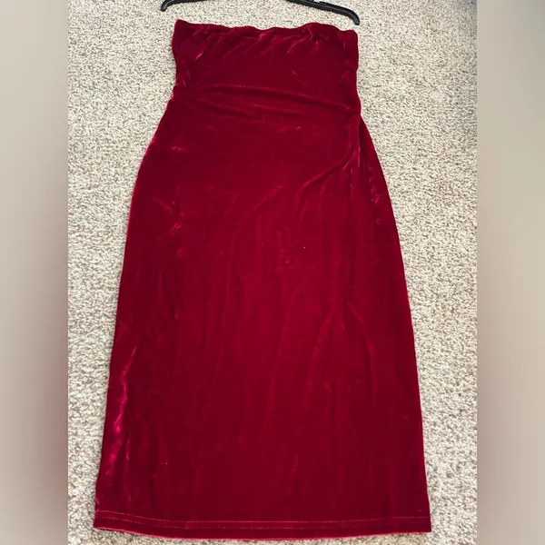 Red velvet tube top dress - Image 3