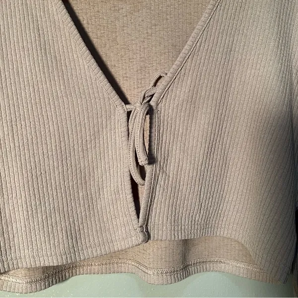 Divided H&M Women's Size Large Cropped Knit Top Cardigan Beige Ribbed Tie Front‎ - Image 5