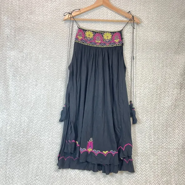 Free People Boho Black Embroidered Flowy Faux‎ Leather Straps Tunic Size Medium - Image 6