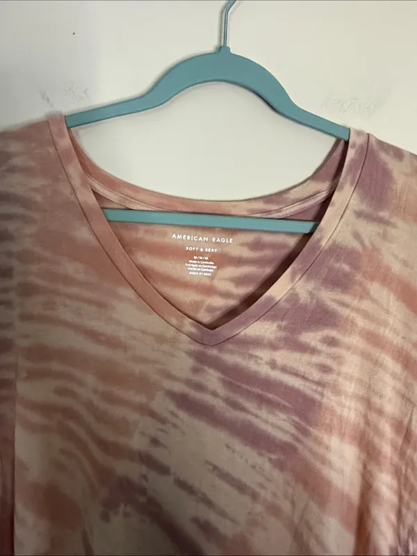 American Eagle Outfitters Short-Sleeve V-Neck Tie-Dye Top in Mauve and Peach - Image 3