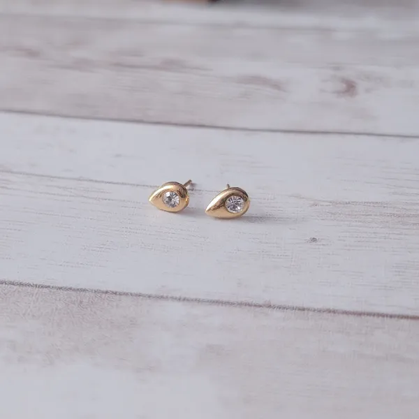 Vintage Stud Earrings Gold Tone & Clear Gem Teardrop Small & Dainty - Image 2