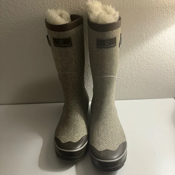 Arctic Shield size 10 Brown/Tan Sherpa Lined Waterproof Rubber Boots - Image 2