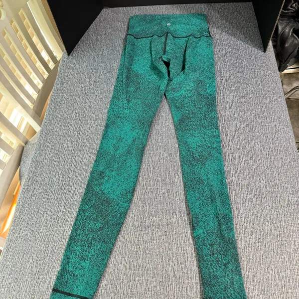 Lululemon Women’s Leggings - Image 4