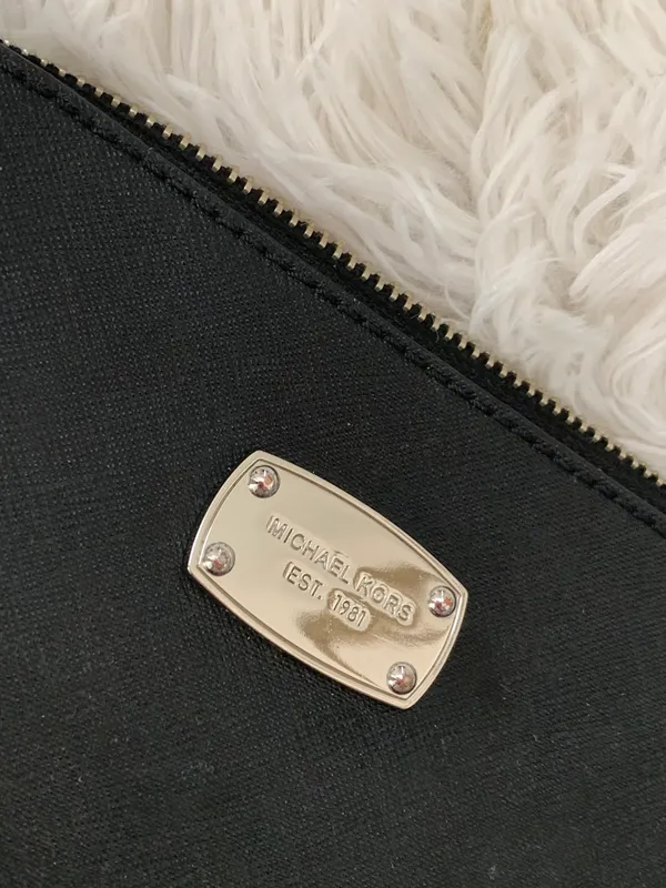 Michael Kors Crossbody - Image 4