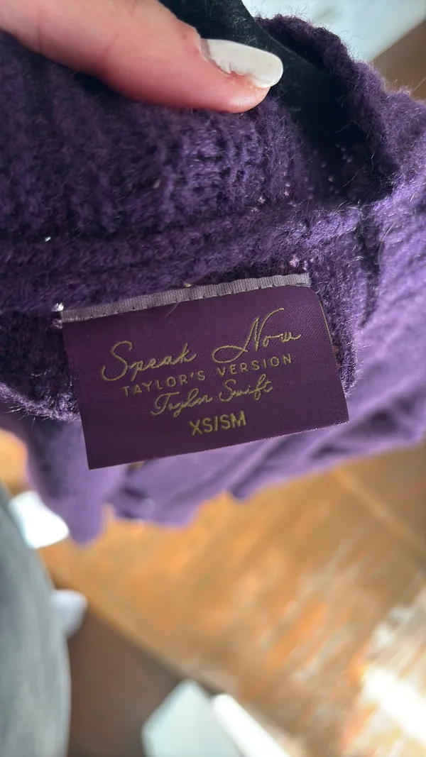 Taylor Swift Authentic - Image 6