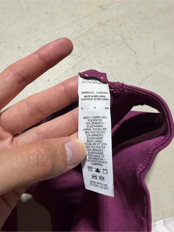 Nike alate Women's Plum Racerback Sports Bra small - Image 4
