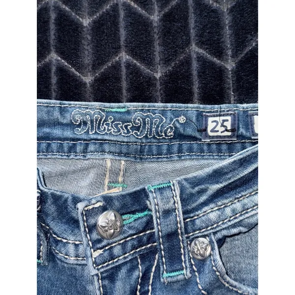 Miss Me Women's Blue Denim Embellished Low‎ Rise Signature Rise Cropped Size 25 - Image 5