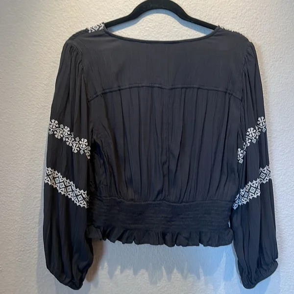 American Eagle Women’s Bohemian Crepe Fabric Smocked Peasant Blouse Size Medium - Image 7