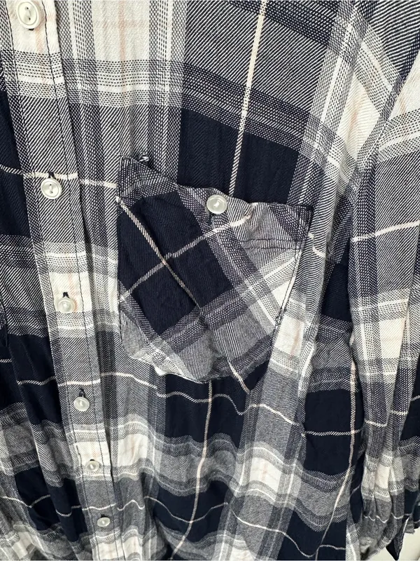 Sanctuary Women’s Navy & White Plaid Button-Up Roll Tab Shirt Size Large - Image 4