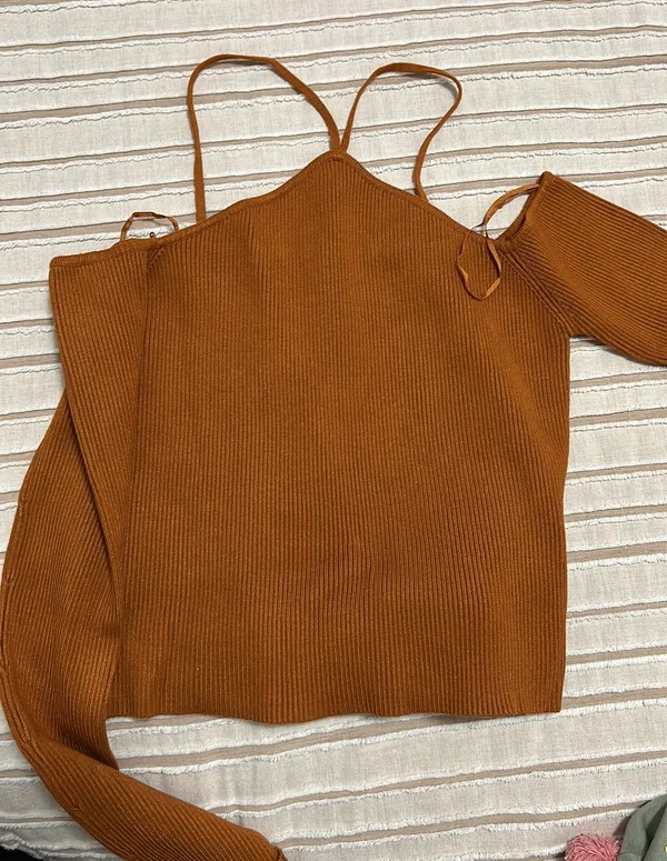 Zara Knit Halter Crop Top - Image 3