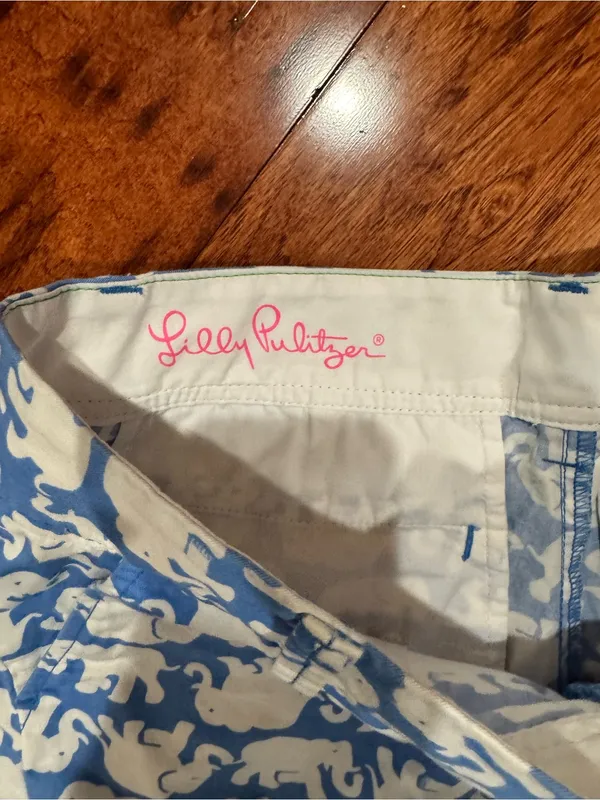 Lilly Pulitzer Tusk In Sun pattern Callahan shorts Size 2 - Image 2