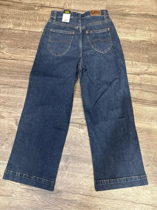 Lee Legendary Style High Rise Wide Leg Crop Jeans Size 2 Medium NWT - Image 4