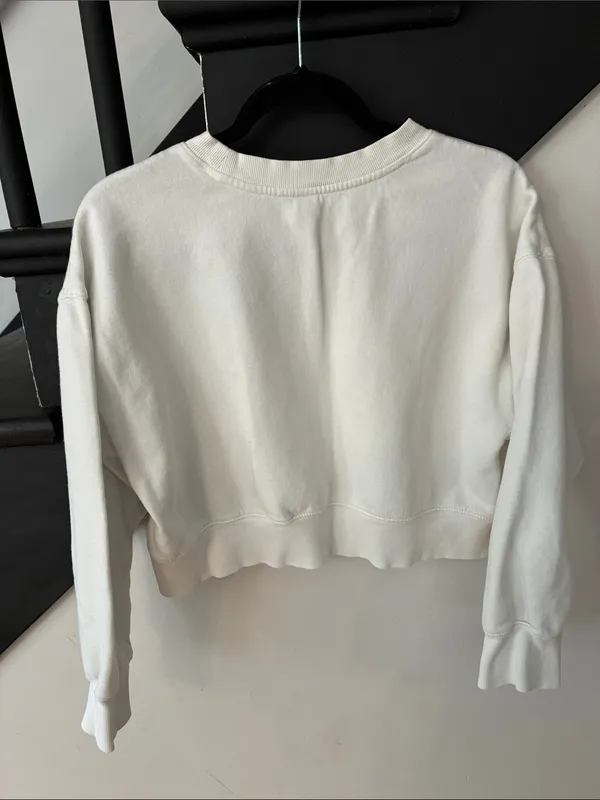 Old Navy cropped sweatshirt - Image 4