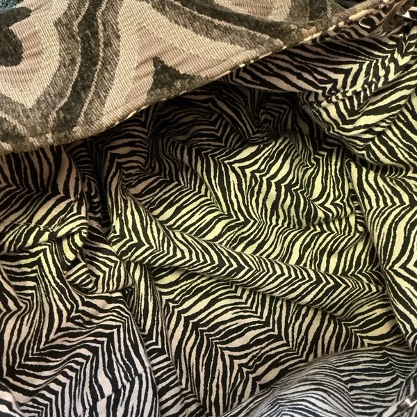 Lexi Winn Tapestry n Velvet Hobo Bag - Image 4
