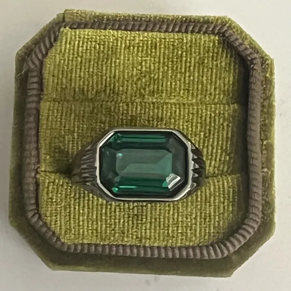 &merci Titanium Steel Faux Emerald Gemstone Dark Gray Band w/ Intricate Details Size 10 - Image 2