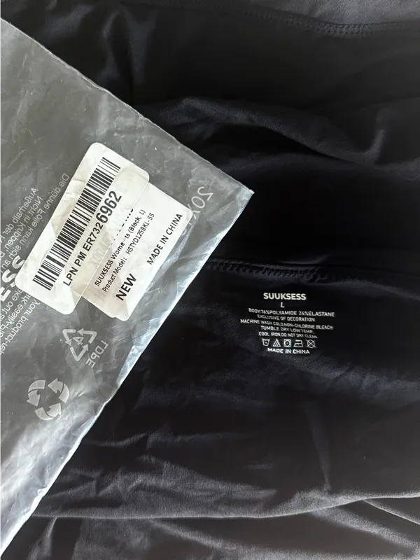 NWT • Double Lined Halter Tank Top Black Size L - Image 4
