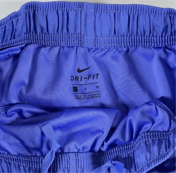 Nike Women’s Shorts - Image 4