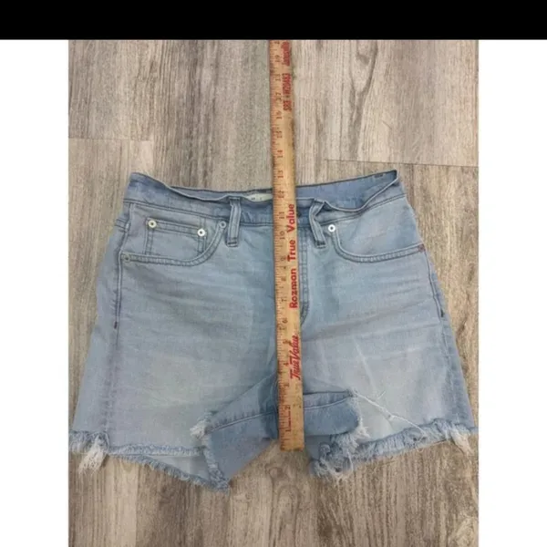 Madewell high-rise denim shorts in watt wash size‎ 26 - Image 7