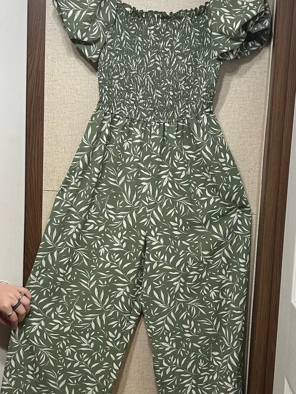 Olive Leaf Print Smocked Jumpsuit with Puff Sleeves - Image 2