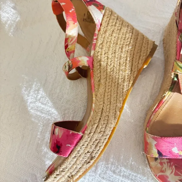 Steve Madden Wedge Sandals - Image 3