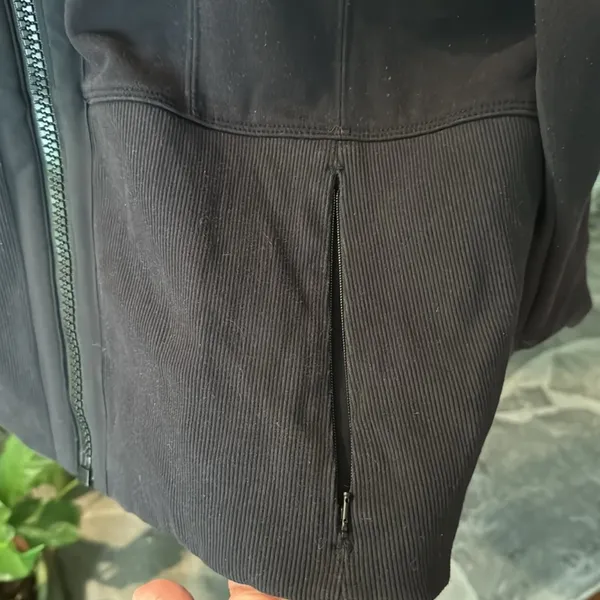 Athleta Full‎ Zip Hoodie Black Sweatshirt Jacket Pockets Women’s Sz large - Image 4
