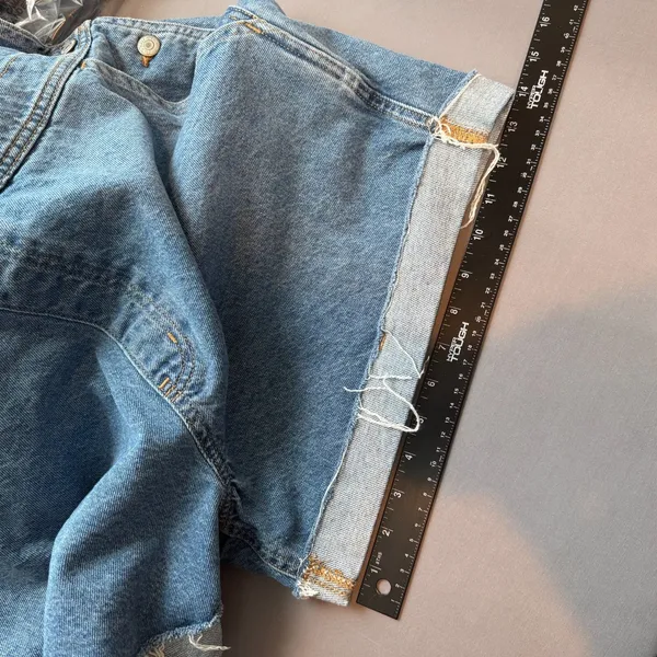 Old Navy Overall Shorts Women's XL Blue Denim Shortalls Cuffed Classic - Image 11