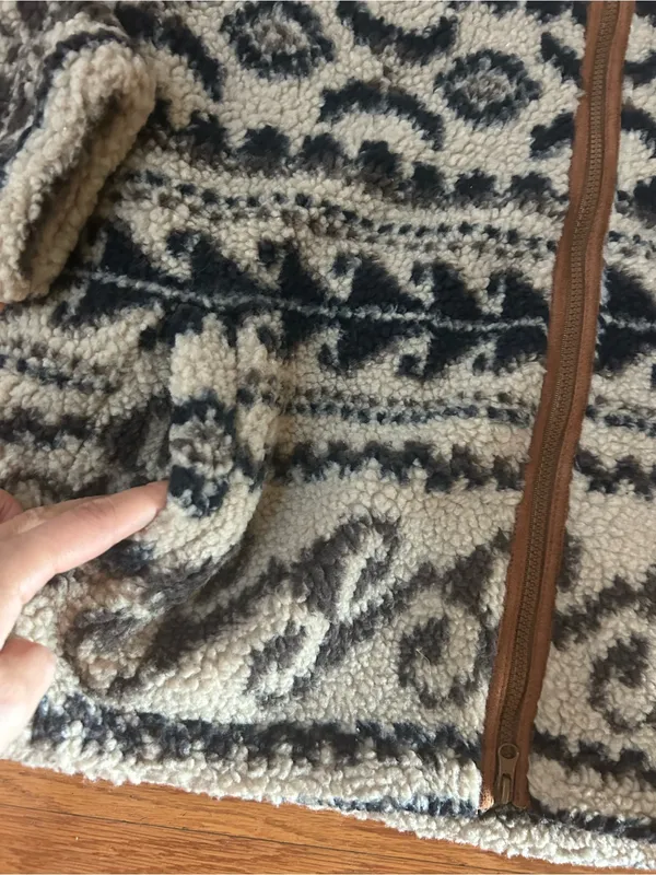 Cozy Patterned Sherpa Jacket in Brown & Cream Size M - Image 5