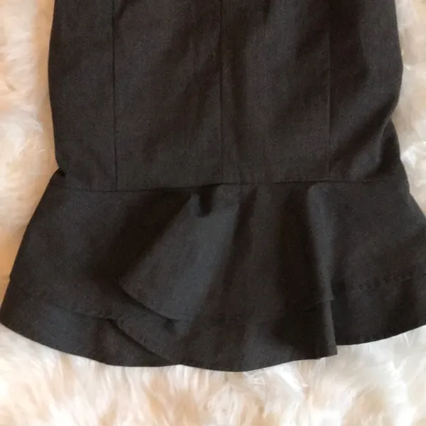 💛EXPRESS PENCIL SKIRT RUFFLE ACCENT💛 - Image 2