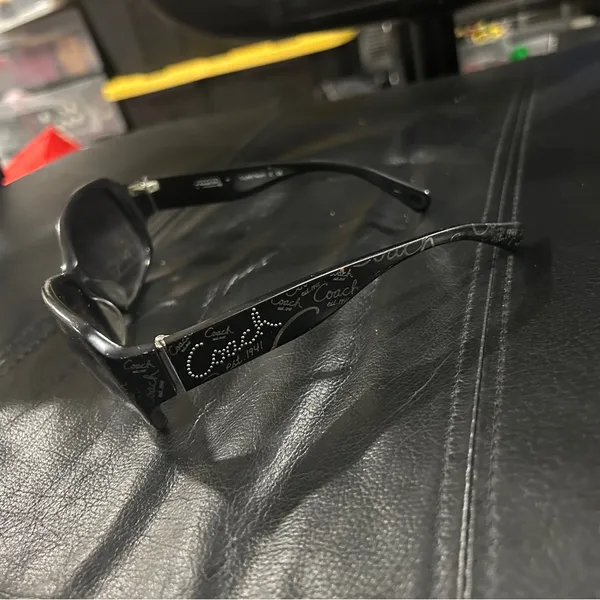 Coach Stylish Black Sunglasses - Image 11