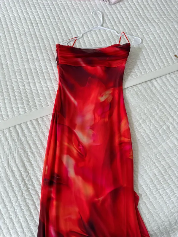 Red Dress Windsor - Image 5